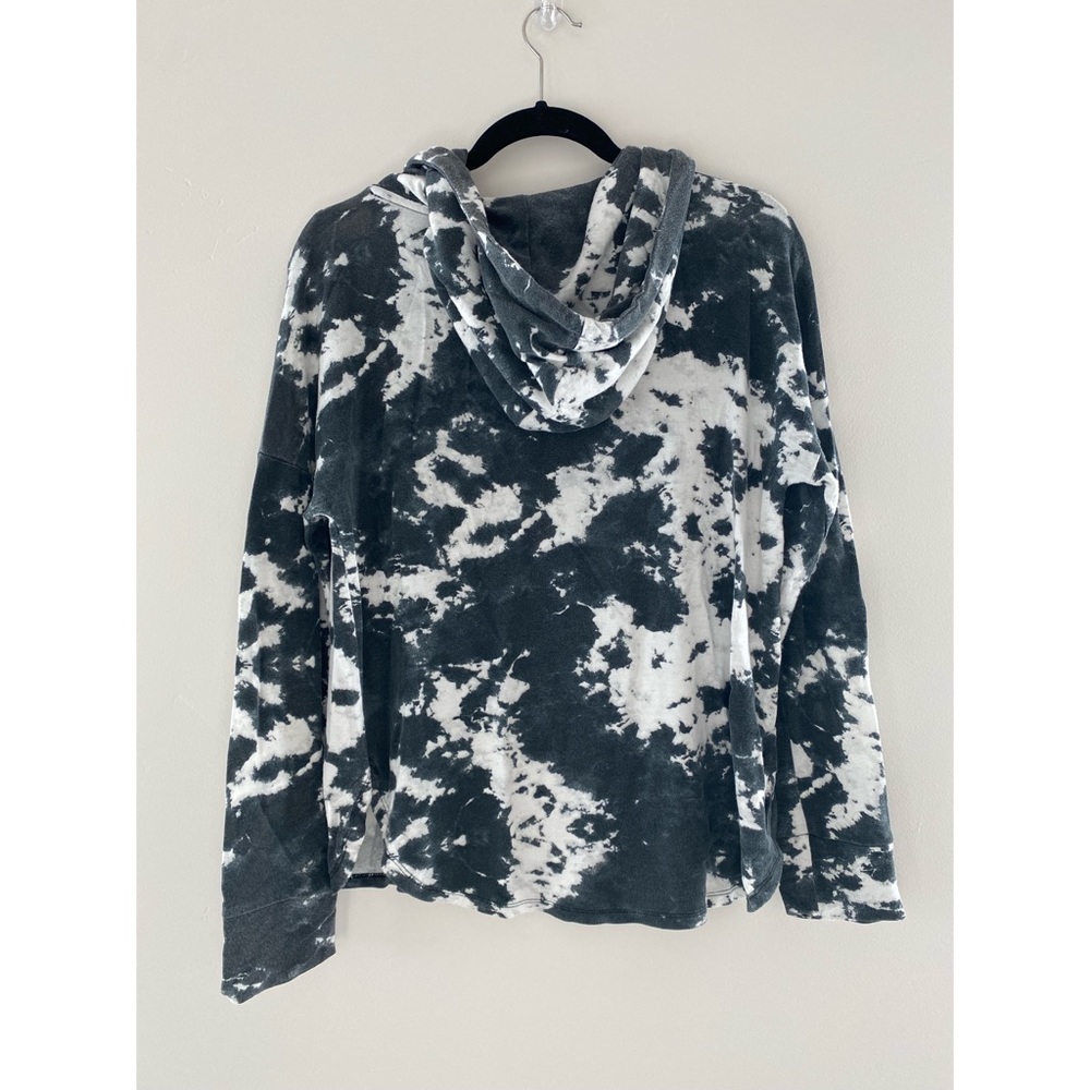 Betsy Johnson Tie-dye Top - Picture 6 of 11